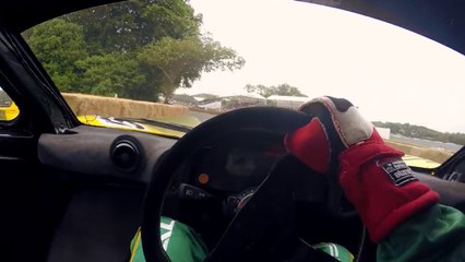 Embarquez dans une McLaren F1 GTR pour un essai qui décoiffe