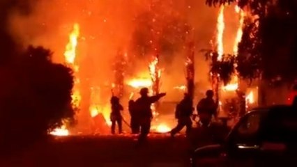 Ces pompiers maîtrisent un feu avec une rapidité hors du commun
