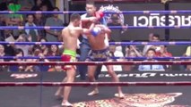 Muay Thaï : Un combattant met KO son adversaire d'un violent tornado kick