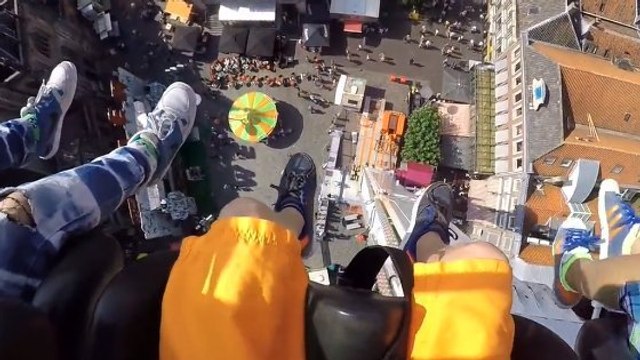 Il embarque sa caméra à bord de l’attraction Booster Maxxx Mega G4