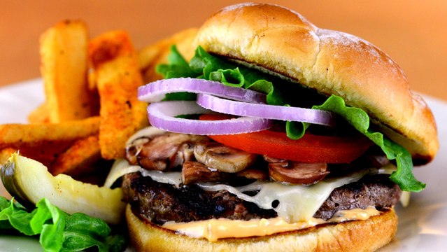 États-Unis : Des traces de matières fécales présentes dans la viande des burgers !