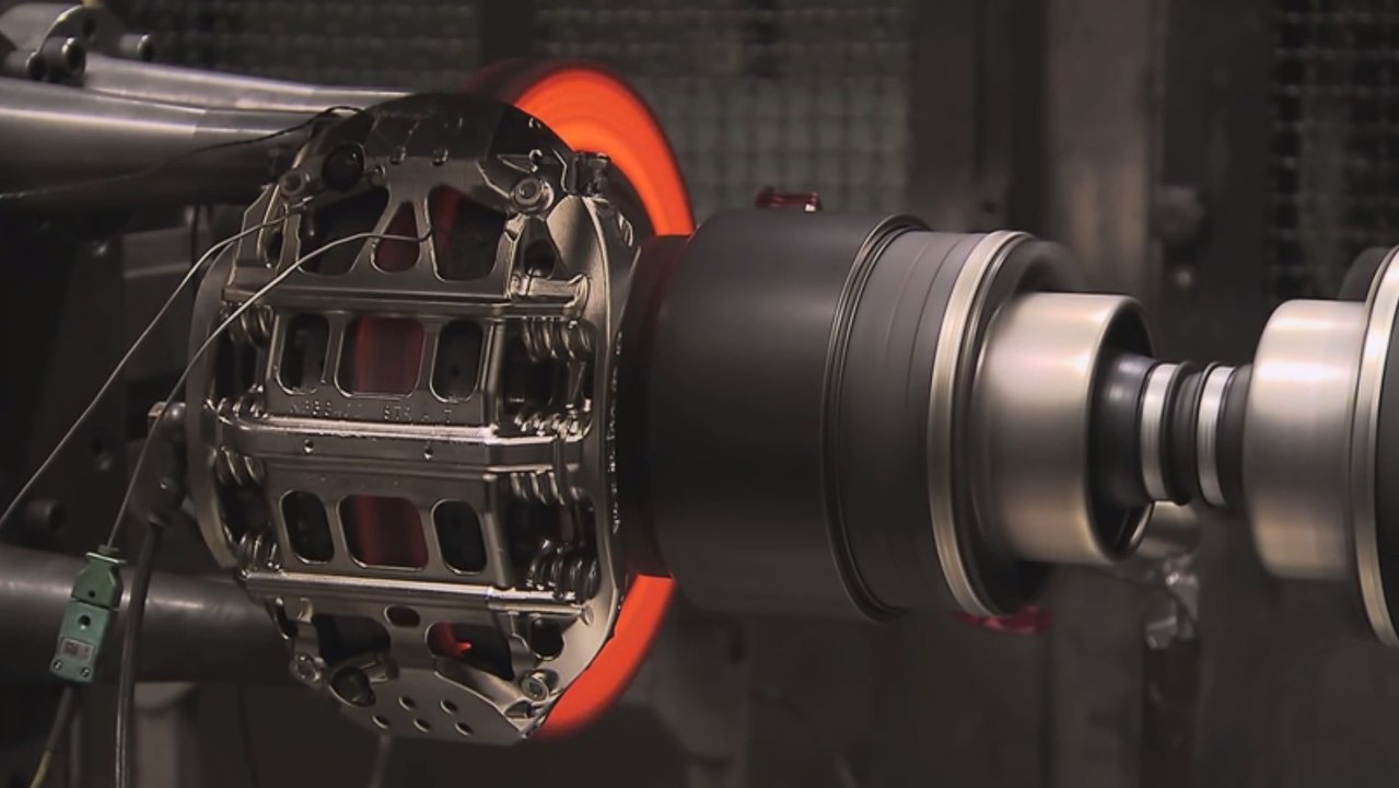 Brembo teste les freins d'une Formule 1