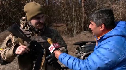 Meet Ukrainian journalist who joined Army to defend his country