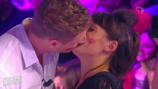 TPMP : Matthieu Delormeau et Erika Moulet s'embrassent langoureusement sur le plateau