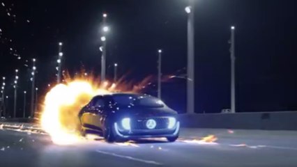 Retour vers le futur : Mercedes rend hommage à la saga culte