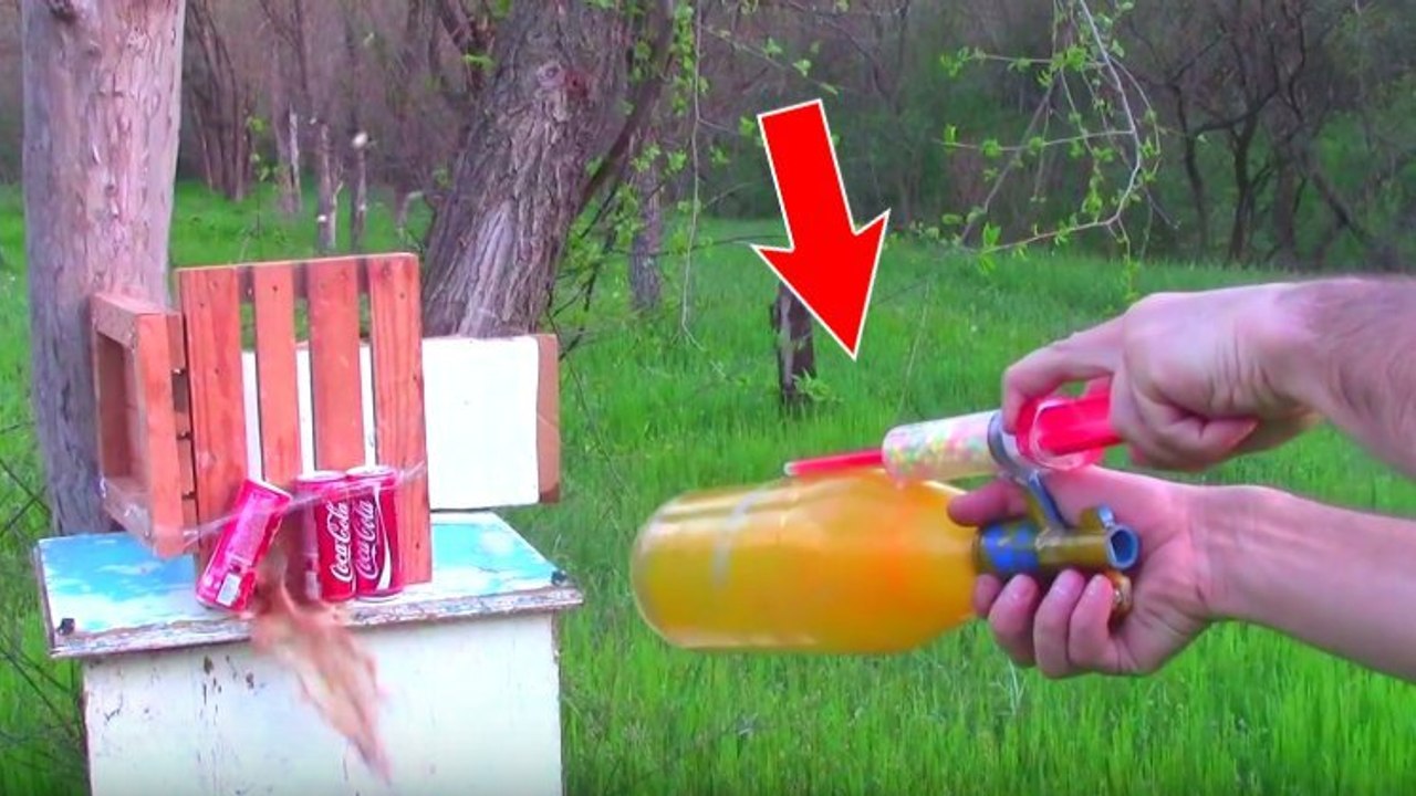 Fabriquez une mitraillette airsoft à billes facilement à la maison