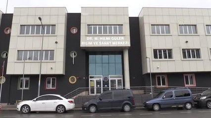 "Basket atabilen ve tırmanabilen robot"la Kanada'da birinci olan öğrenciler gururlu