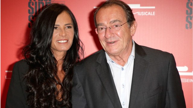 FEMME ACTUELLE - Mort de Jean-Pierre Pernaut : Nathalie Marquay rend un hommage bouleversant à son mari sur scène