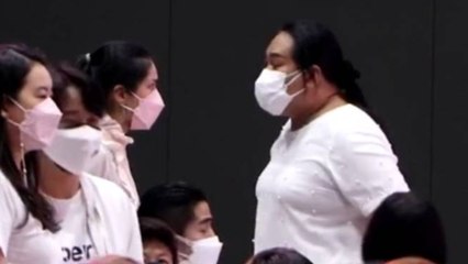 เดือดจัด ! ผจก. “พิงกี้ สาวิกา"  ชี้หน้า “กระติก” กลางงานไว้อาลัย “แตงโม”