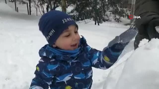 Eyüpsultan'da karın keyfini kardan adam yaparak çıkardılar