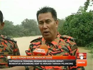 Arus Sungai Golok mengalir deras