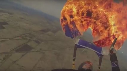 Brianne Thompson : Elle met le feu à son parachute