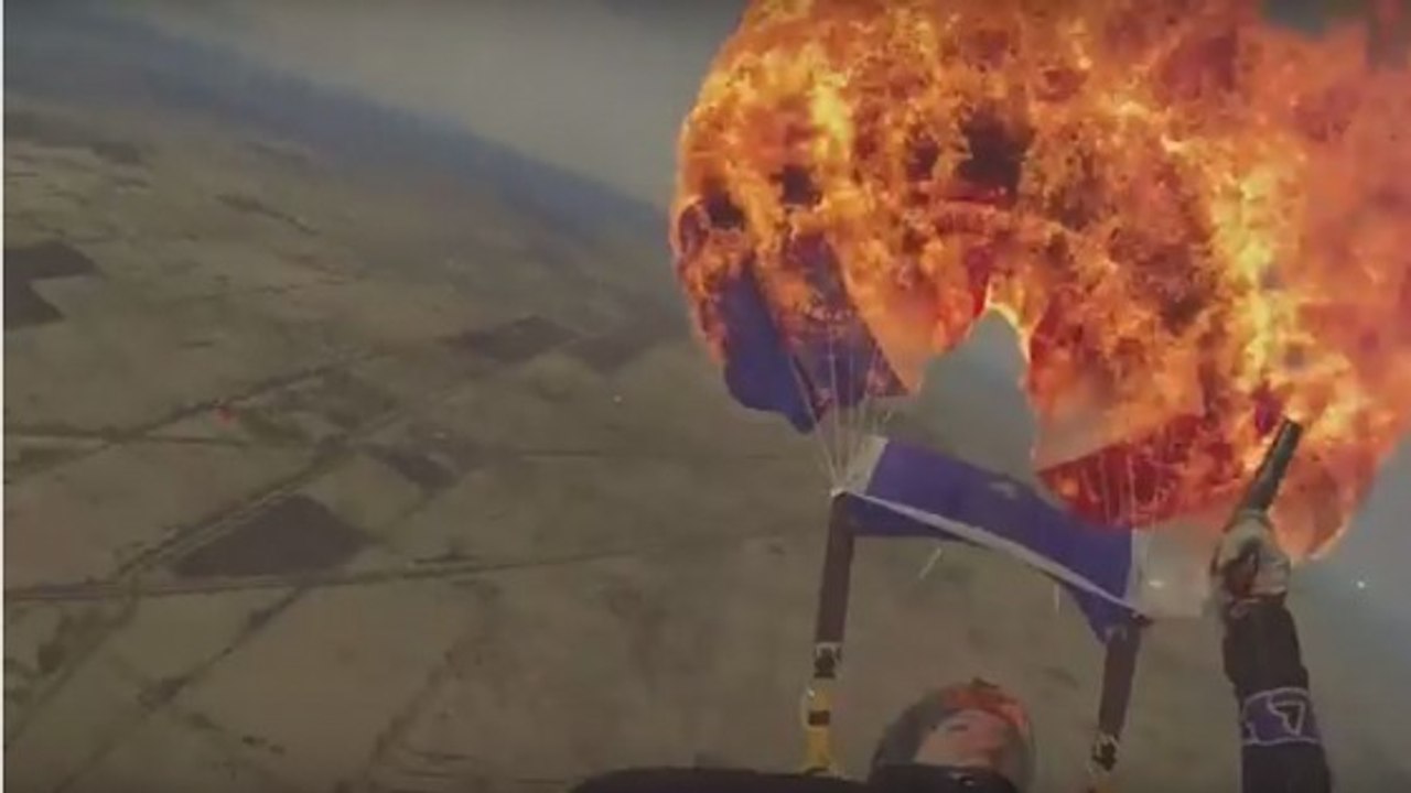 Brianne Thompson : Elle met le feu à son parachute