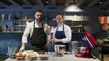 Télécharger la video: Tiramisù_ ricetta originale e risposta degli chef italiani ai video più popolari del web!