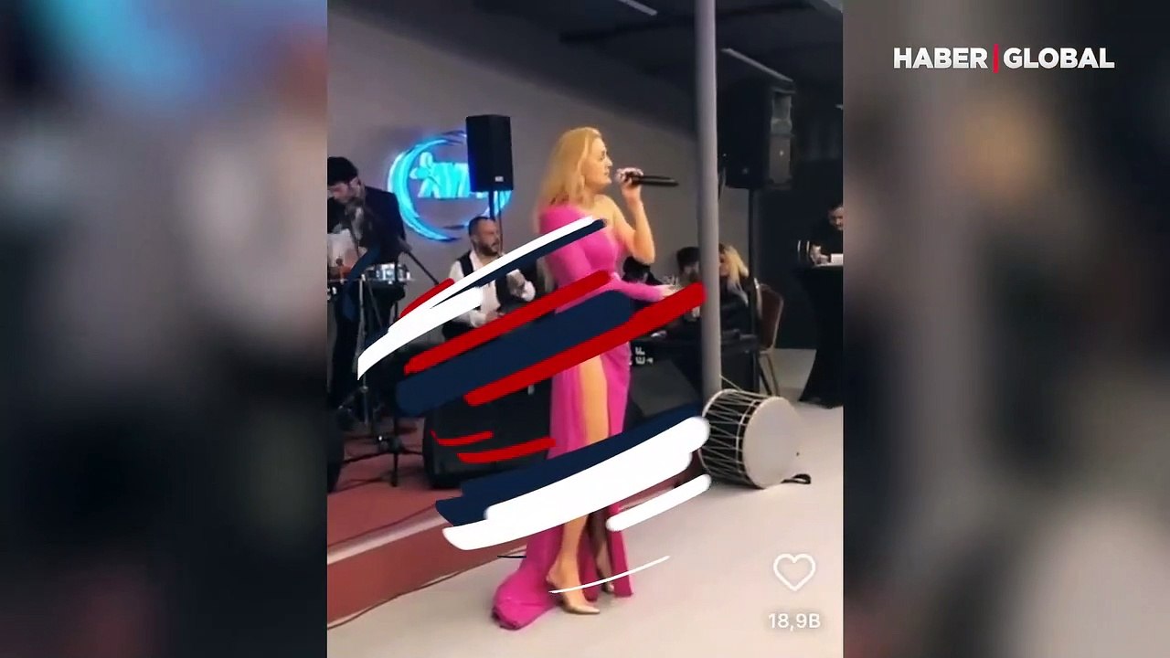 Tuğba Özay 'Sil Baştan' şarkısını söyledi, sosyal medya yıkıldı: 'Kulaklarım kanadı'