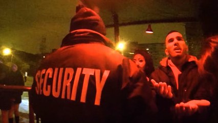 Un videur de boite de nuit filme sa soirée du Nouvel An