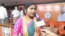 CM KCR Did Not Really Intend To give Jobs To Unemployed - Rani Rudrama | Oneindia Telugu