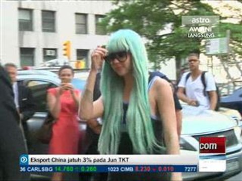 Amanda Bynes ke mahkamah dengan rambut palsu biru