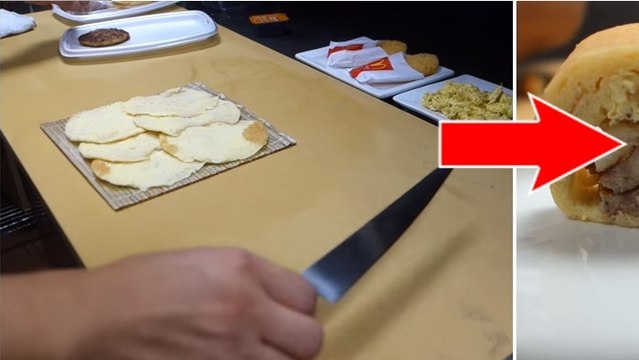 Un chef japonais réalise des sushis à partir d'un petit-déjeuner McDonald's