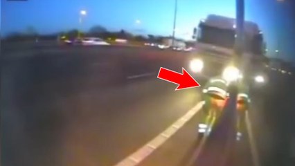 Un chauffeur routier frôle la mort sur l'autoroute