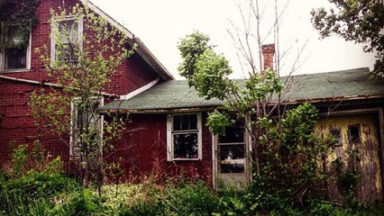 Elle fait une découverte improbable en visitant une maison abandonnée