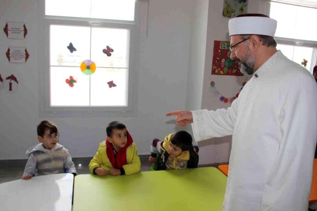 Diyanet İşleri Başkanı Erbaş: "Gençlerimizi ve çocuklarımızı camilere yönlendirelim"