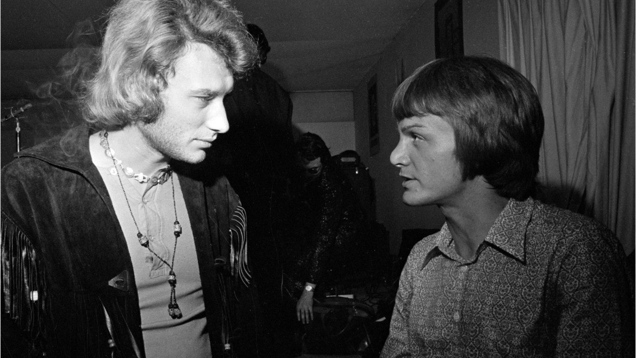 GALA VIDEO - Claude François : Johnny Hallyday, Nicoletta,.. pourquoi ces artistes détestaient le chanteur ?