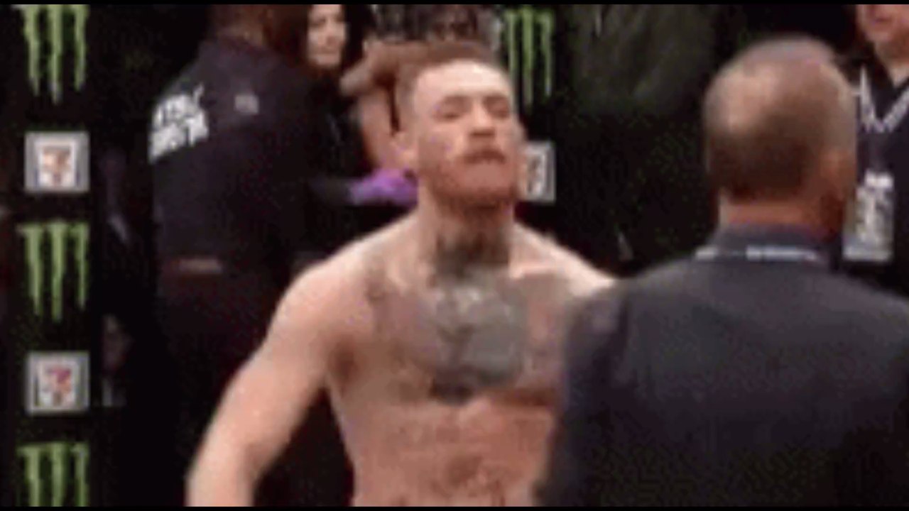 UFC : Khabib met KO Max Holloway en 4 minutes dans un combat de retour hors du commun
