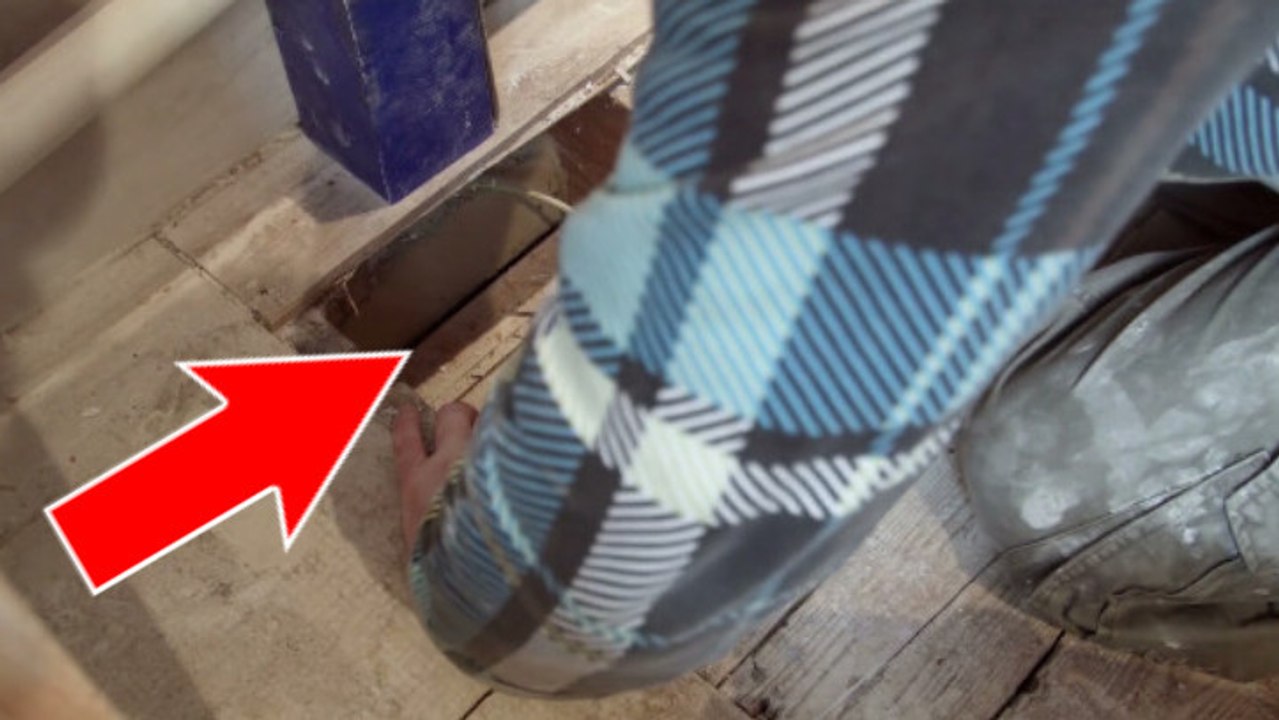 Un plombier découvre un incroyable trésor en réparant une salle de bain