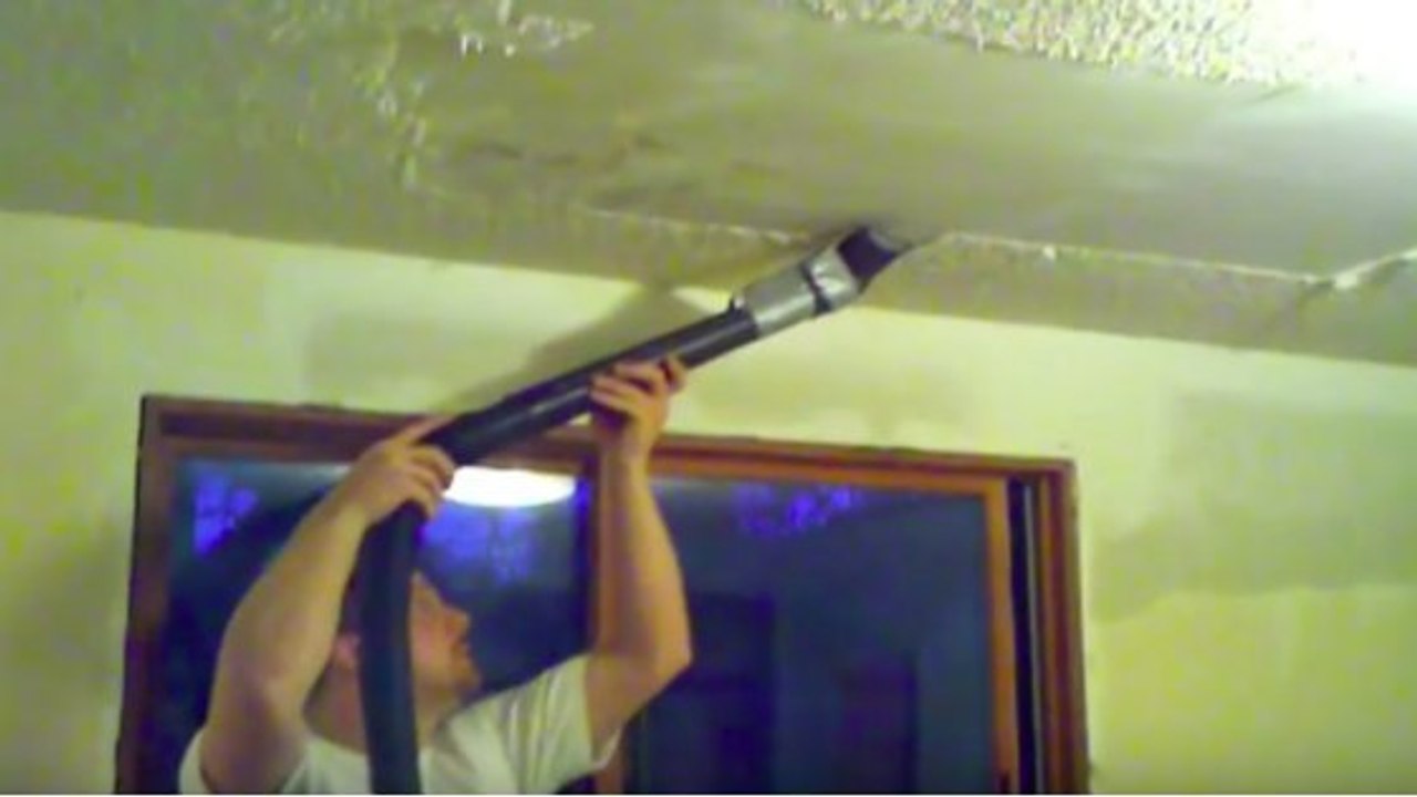 Une astuce géniale pour décoller son papier peint en quelques secondes