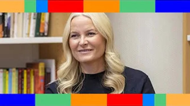 Mette-Marit de Norvège : la princesse héritière discute littérature avec les élèves d'une école