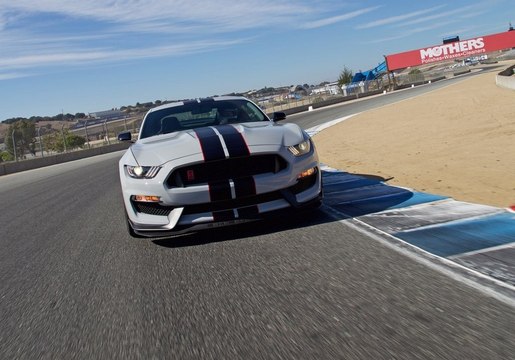 Essai Ford Shelby GT350R Mustang : Prix, fiche technique, vidéo du muscle car de tous les excès