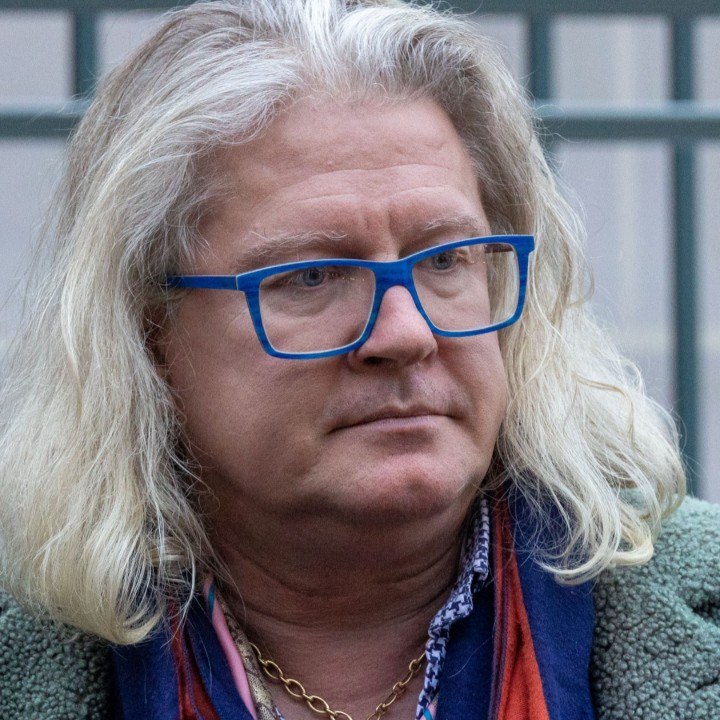 VOICI SOCIAL « J'ai vendu, pas par gaieté de cœur " : Pierre-Jean Chalençon, en difficulté financière, fait part d'une triste nouvelle (1)