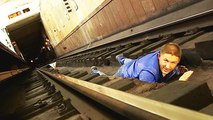 Voilà ce qu'il faut faire si vous tombez sur les rails du métro