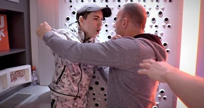 Pascal Soetens se bat avec un ado en direct sur NRJ