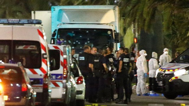 Attaque de Nice : Un passant a tenté de maîtriser le chauffeur du camion