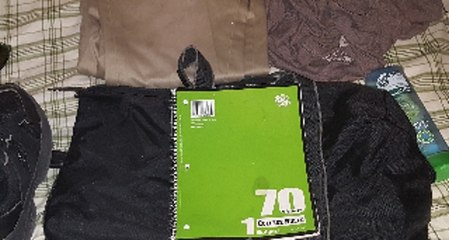 Il trouve un sac qui ne lui appartient pas dans sa maison, et fait une découverte terrifiante en l'ouvrant