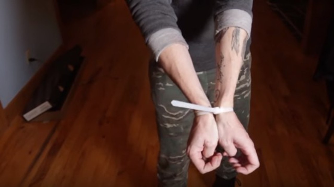 Voilà l'astuce parfaite pour vous délivrer d'un collier de serrage