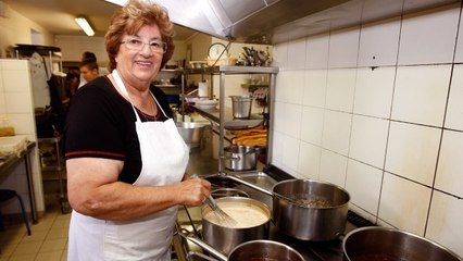 Maïté : voici ce qu'est devenue la célèbre cuisinière