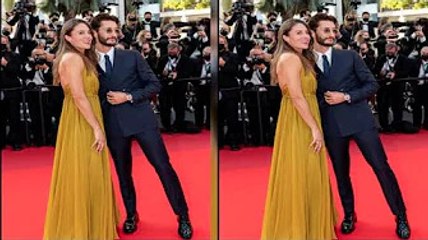 Pierre Niney et Natasha Andrews au saut du lit  le couple d@ns l'intimité, en pyjama et culotte