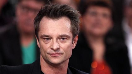 David Hallyday : touchant, le chanteur accepte de se livrer sur son père