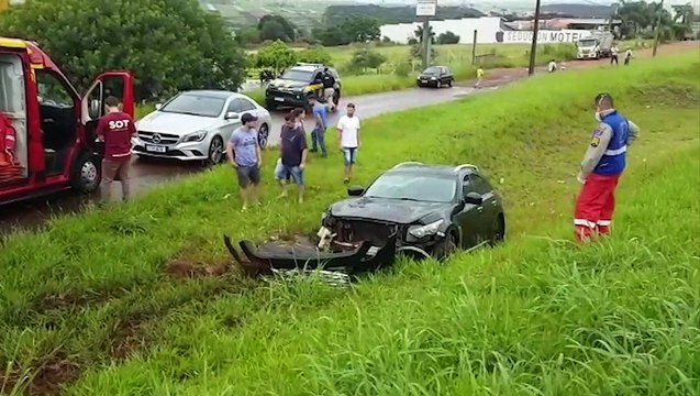 Fx35 sai da pista e deixa condutor ferido na BR-467, em Cascavel