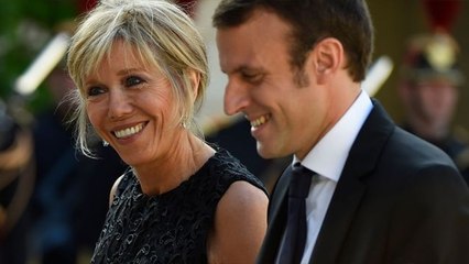 Emmanuel Macron : Silvio Berlusconi trouve qu'il a une "jolie maman"