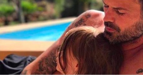 Arie Boomsma : sa photo avec sa fille sur Instagram pose problème à certains internautes
