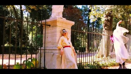 Grimes - Butterfly [Official Video]