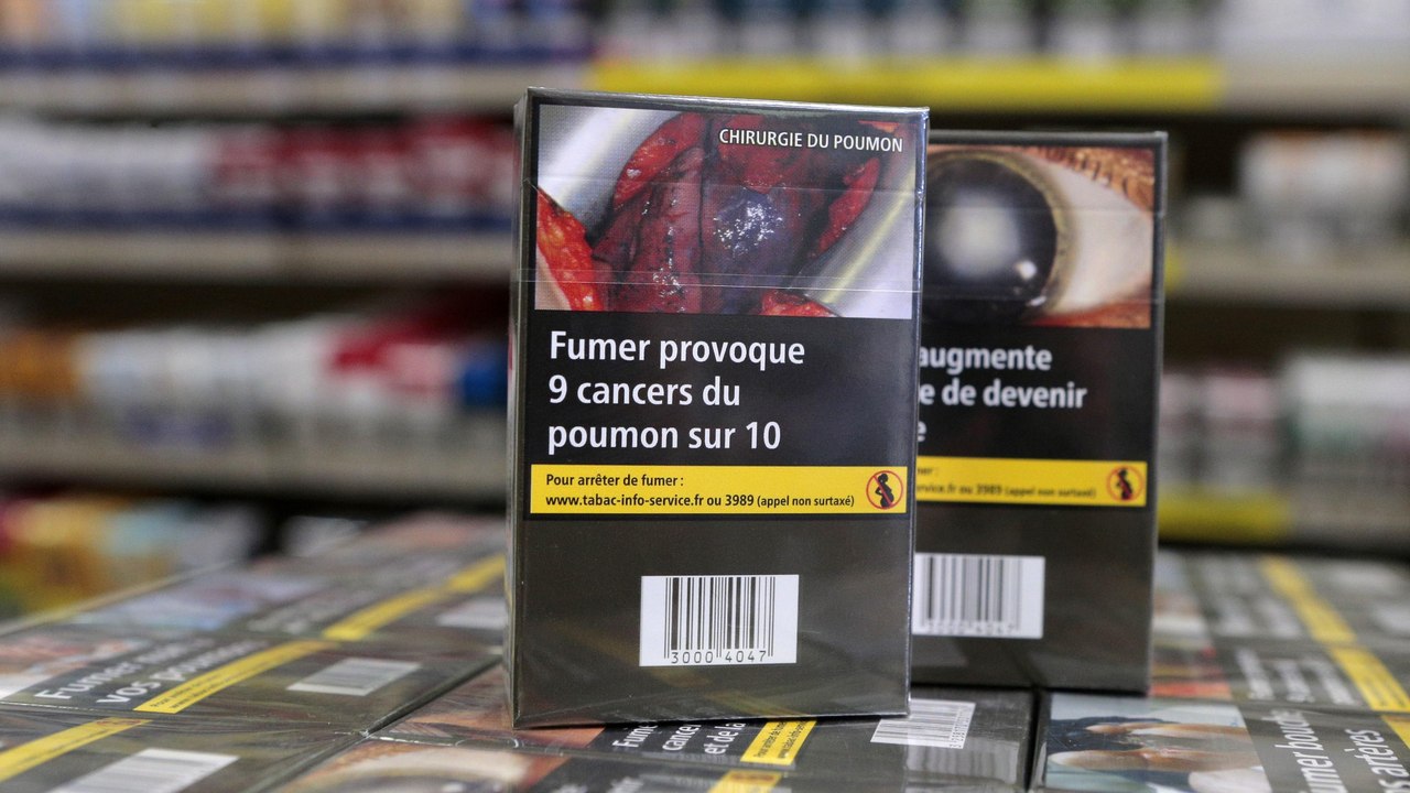 Paquet de cigarettes neutre : au Royaume-Uni, Marlboro a trouvé une technique pour contourner la loi