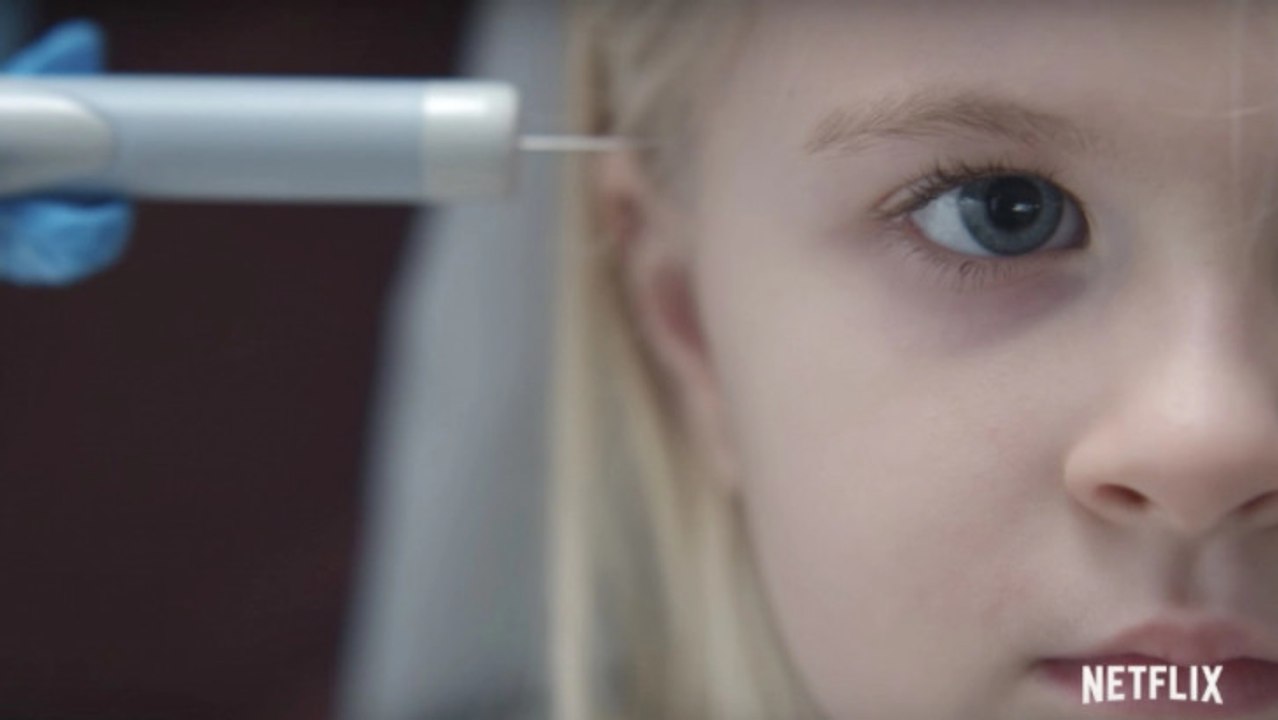 Black Mirror : La saison 4 se dévoile dans 2 bandes-annonces angoissantes