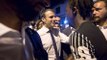 Guyane : Emmanuel Macron pose avec des jeunes et sent une odeur de canna­bis