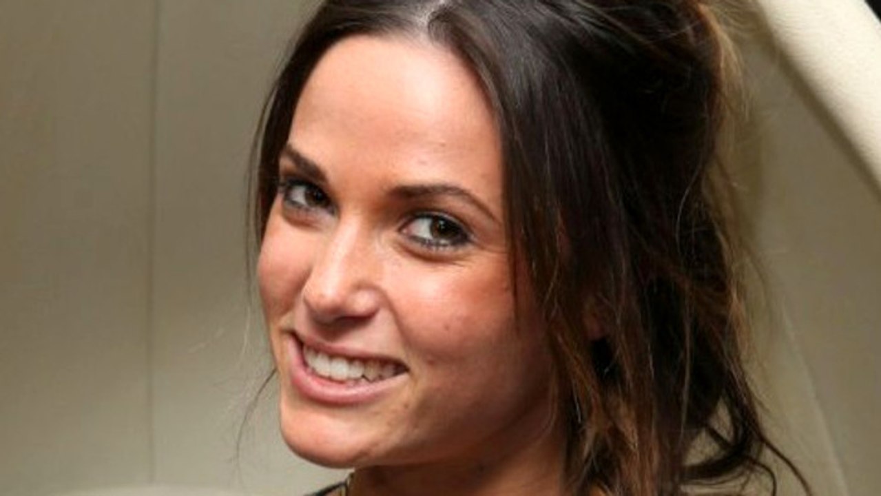 Capucine Anav dévoile son rituel (un peu dégoût...