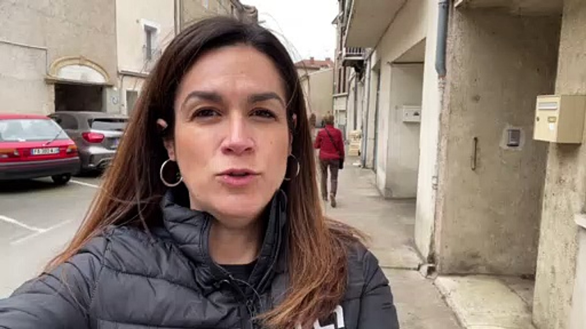 Un Bebe Retrouve Dans Une Poubelle A Montbrison Video Dailymotion